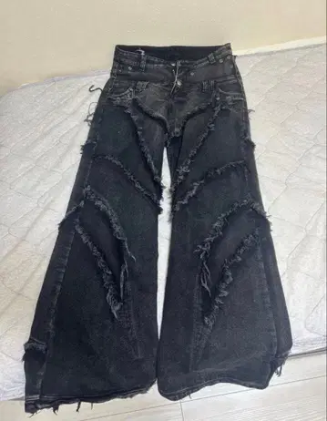 COZY WORLDWIDE BAGGY FLARE JEANS