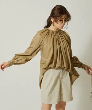 윔 가젯 개더 블라우스