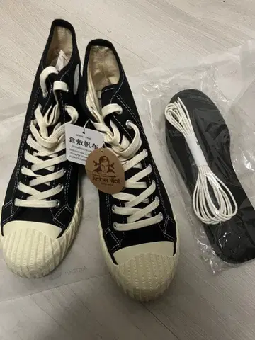 Amber Wall 블랙/화이트 스니커즈 26.5 cm