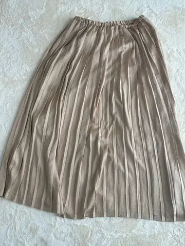 UNITED ARROWS 새틴 플리츠 스커트