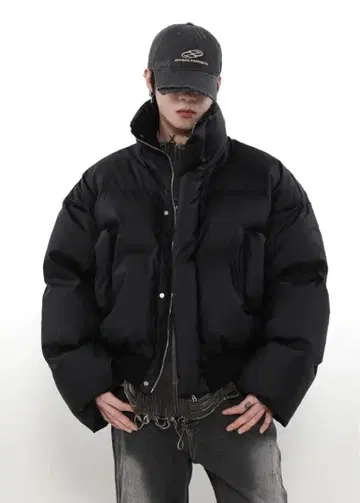 숏 기장 다운 자켓 블랙 K-스타일