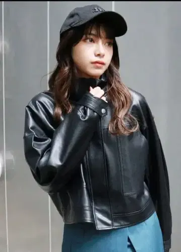 MURUA 인조 가죽 숏 자켓 블랙