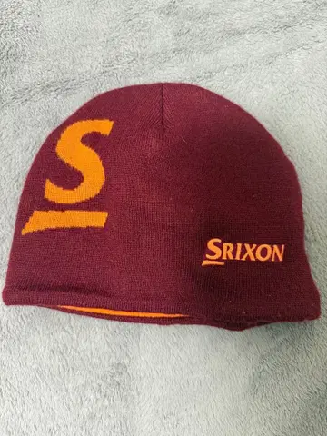 Srixon 버건디 니트 모자