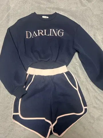 다리치 로고 네이비 맨투맨 세트