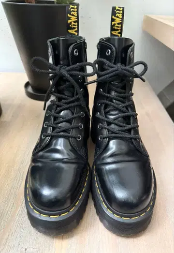 닥터마틴 JADON 8홀 통굽 부츠 UK7 25.5-26cm