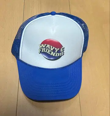 Wavy & Friends 트래커 캡