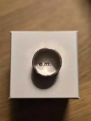 e.m. 실버 반지