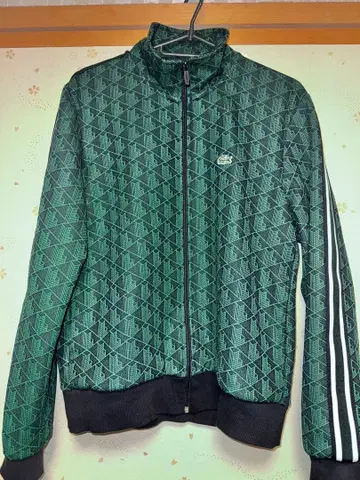 LACOSTE 트랙 자켓 M 사이즈 완판템 컨디션 최상