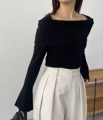 CAPRICIEUX LE'MAGE 오프숄더풍 스퀘어 니트