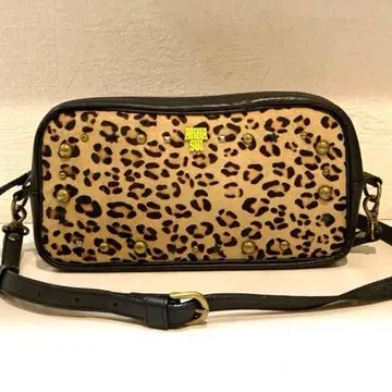 [ 새상품급 ] ANNA SUI 레오파드 스터드 숄더백