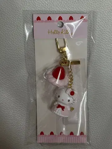 헬로키티 딸기 휘핑 케이크 스트랩