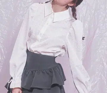 [ Lovilyn ] 로즈 자카드 셔츠 블라우스 화이트