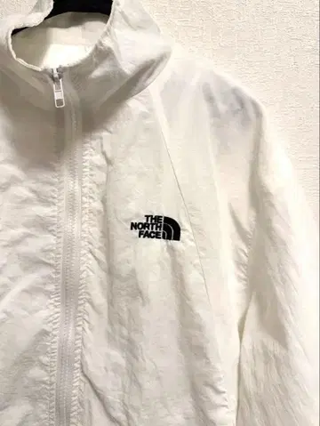 THE NORTH FACE 화이트 나일론 자켓 (미니 기장)