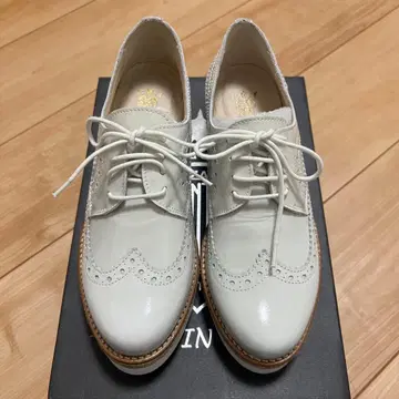 본트레 레이스업 슈즈 화이트