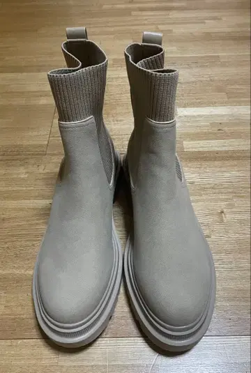 GU 베이지 사이드 고어 부츠 통굽