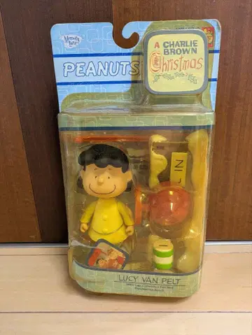 피넛 PEANUTS 루시 피규어 빈티지 레트로