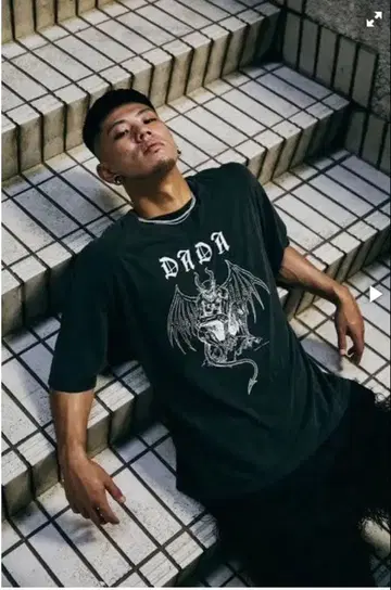 THE HOPE DADA 셔츠