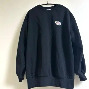 ANGEL BLUE 블랙 맨투맨 M 상태 좋음. 인기 상품 선착순