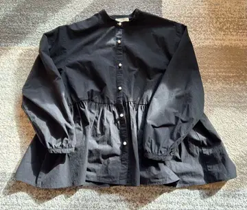 유나이티드 애로우즈 페플럼 블라우스 펄 블랙 사이즈 36