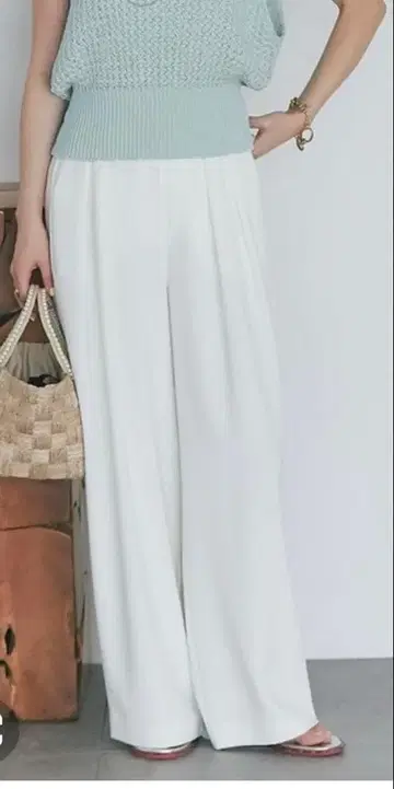 La boutique BonBon 2턱 와이드 팬츠 RISA 감수