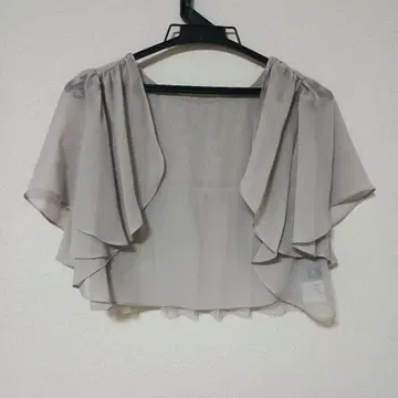 프릴 디자인 그레이 반팔 가디건 사이즈 38