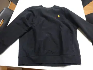 네이비 크루넥 스웨터