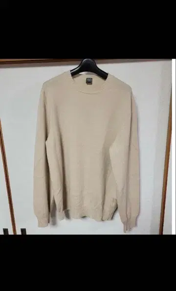 FEBELI 베이지 크루넥 니트