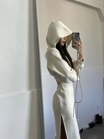 [ kiss the club ] 백 오픈 스웨트 원피스