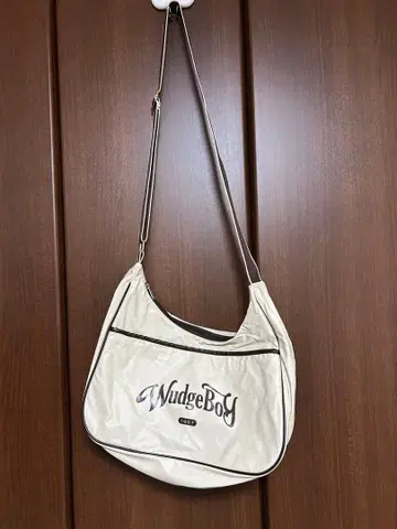 와지 보이 숄더백