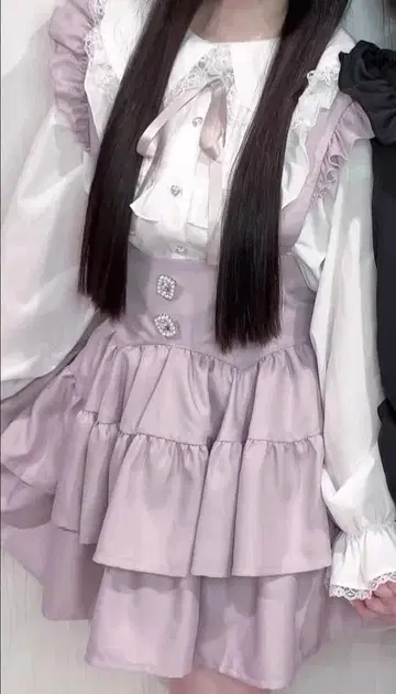 코루로리 시마무라 콜라보 블라우스와 점프 스커트