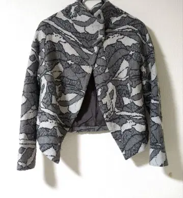 [ 새상품급 ] 센소유니코 아라카/노카라 숏 자켓 그레이 계열 추상 무늬