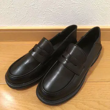 블랙 통굽 로퍼 합성 피혁