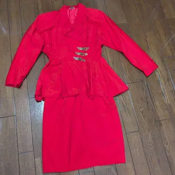 페플럼 재킷 스커트 셋업 레드 결혼식 크리스마스에도