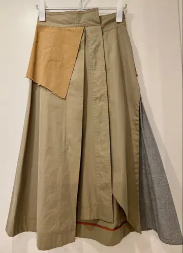 DENHAM 비대칭 코튼 스커트 베이지