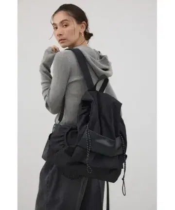 블랙 나일론 백팩