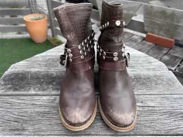이탈리아제 브라운 가죽 엔지니어 부츠 스터드 부착