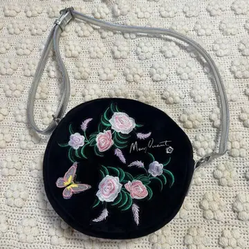 마리콴트 자수 숄더백