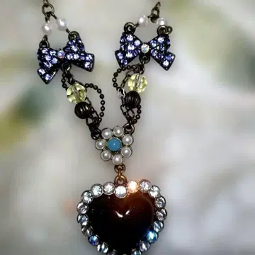 ANNA SUI 펄과 리본 모티브 목걸이