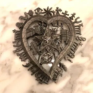 크리스찬 라크로와 브로치 프랑스제