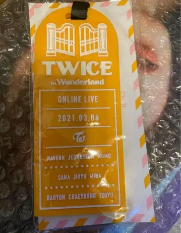 TWICE in Wonderland 러버 택