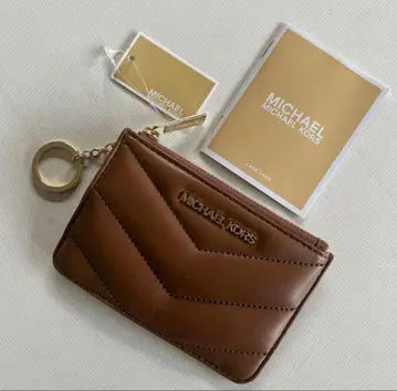 새상품 마이클코어스 3.5만 키링 포함 프래그먼트 케이스 라이트 브라운