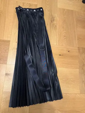 adidas HYKE 플리츠 스커트 랩스커트 허리 스트랩 포함