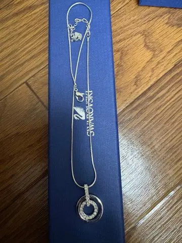 SWAROVSKI 서클 펜던트 목걸이