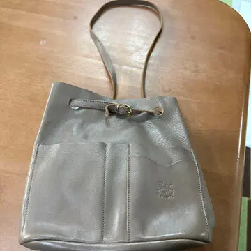 IL BISONTE 베이지 가죽 숄더백