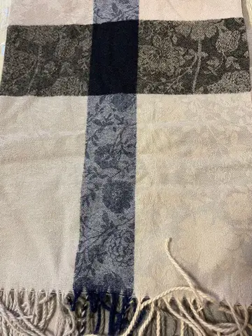 꽃무늬 스톨 숄 네이비