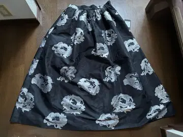 엠필 멋진 스커트 38 미사용품