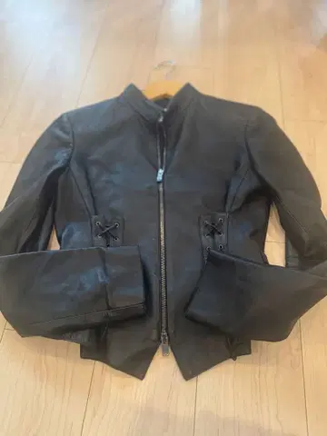 컨디션 최상 아르마니 콜레치오니 라이더스 가죽 재킷