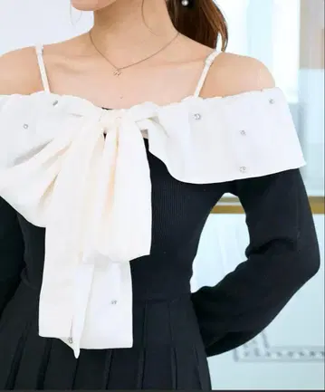 MAJESTIC LEGON 프론트 빅 리본 니트 미니 원피스