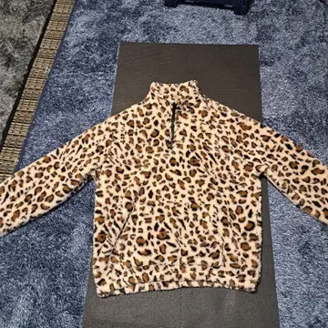 레오파드 무늬 플리스 자켓 L 사이즈