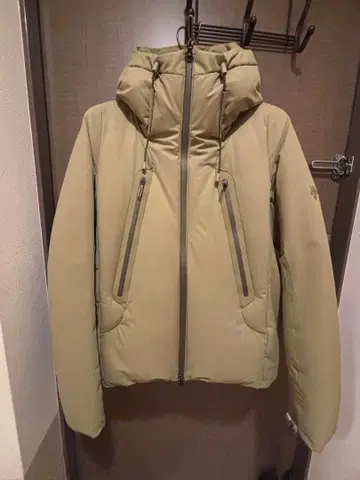 데상트 미즈사와 다운 마운티니어 카키 S 사이즈